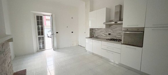 3 rooms Apartment in San Benedetto del Tronto, Italy No. 25486 5