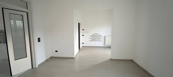 3 rooms Apartment in San Benedetto del Tronto, Italy No. 25486 10