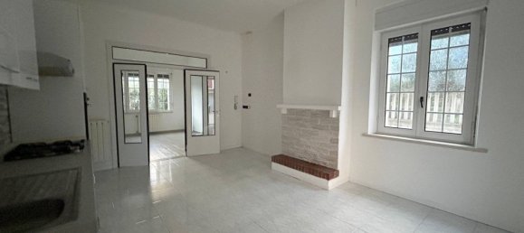 3 rooms Apartment in San Benedetto del Tronto, Italy No. 25486 6