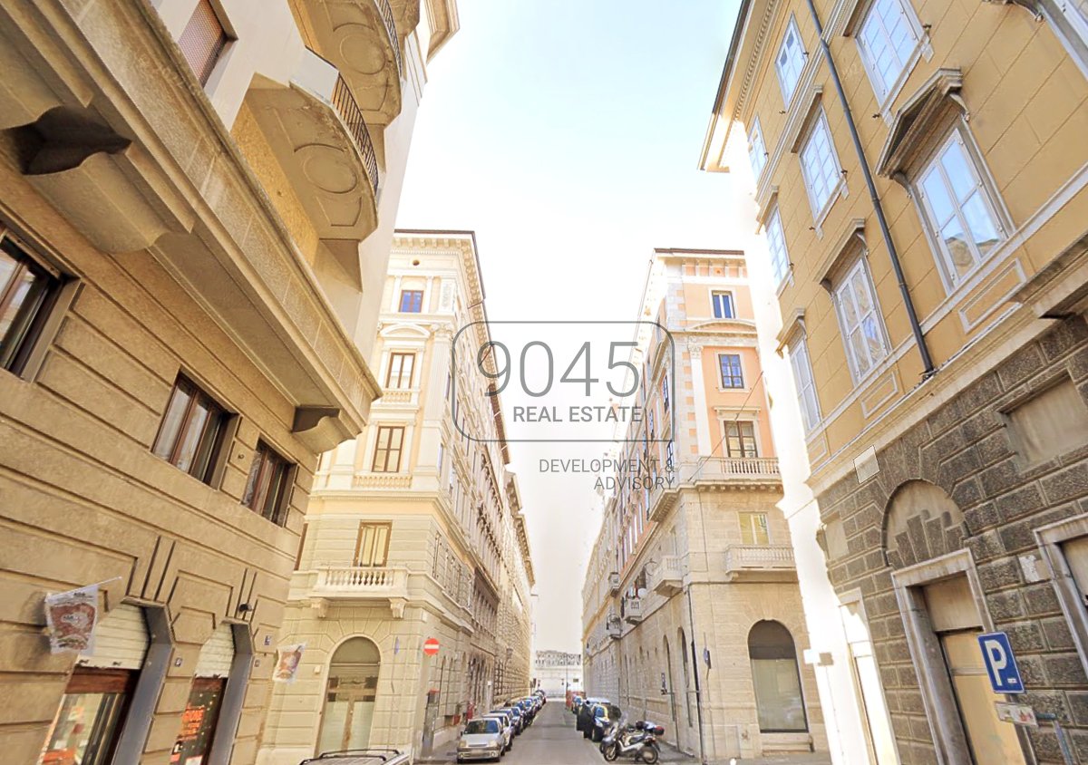 30 bedrooms Townhouse in Trieste, Italy No. 404385