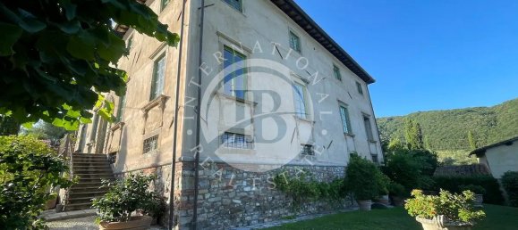 Villa de 13 dormitorios en Lucca, Italy No. 102379 3