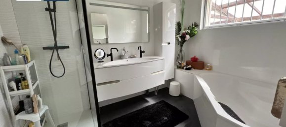 6 bedrooms House in Crepy-en-Valois, France No. 97355 4