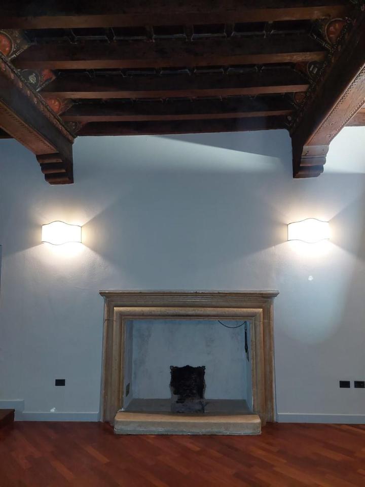 6 rooms Building in Brescia, Italy No. 36164