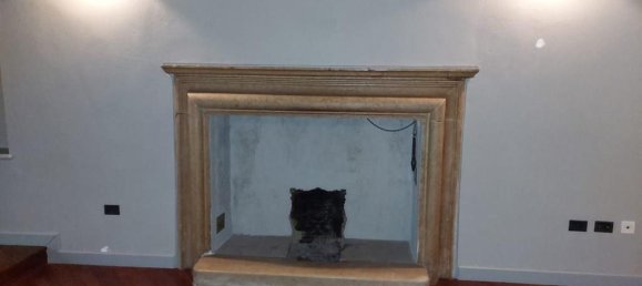 6 rooms Building in Brescia, Italy No. 36164 3