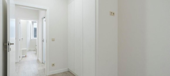 3 bedrooms Apartment in Porto, Portugal No. 53432 26