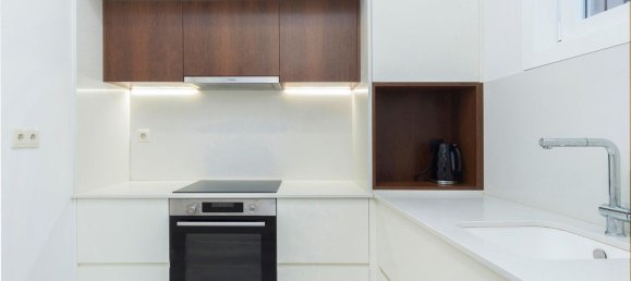 3 bedrooms Apartment in Porto, Portugal No. 53432 11