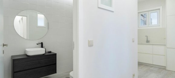 3 bedrooms Apartment in Porto, Portugal No. 53432 14