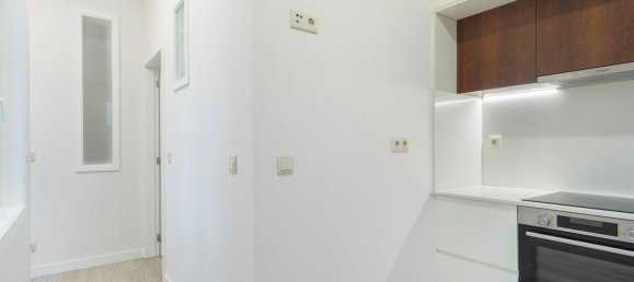 3 bedrooms Apartment in Porto, Portugal No. 53432 12