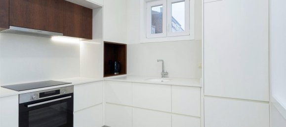 3 bedrooms Apartment in Porto, Portugal No. 53432 10