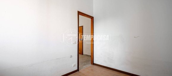 3 bedrooms Apartment in Faenza, Italy No. 374273 10