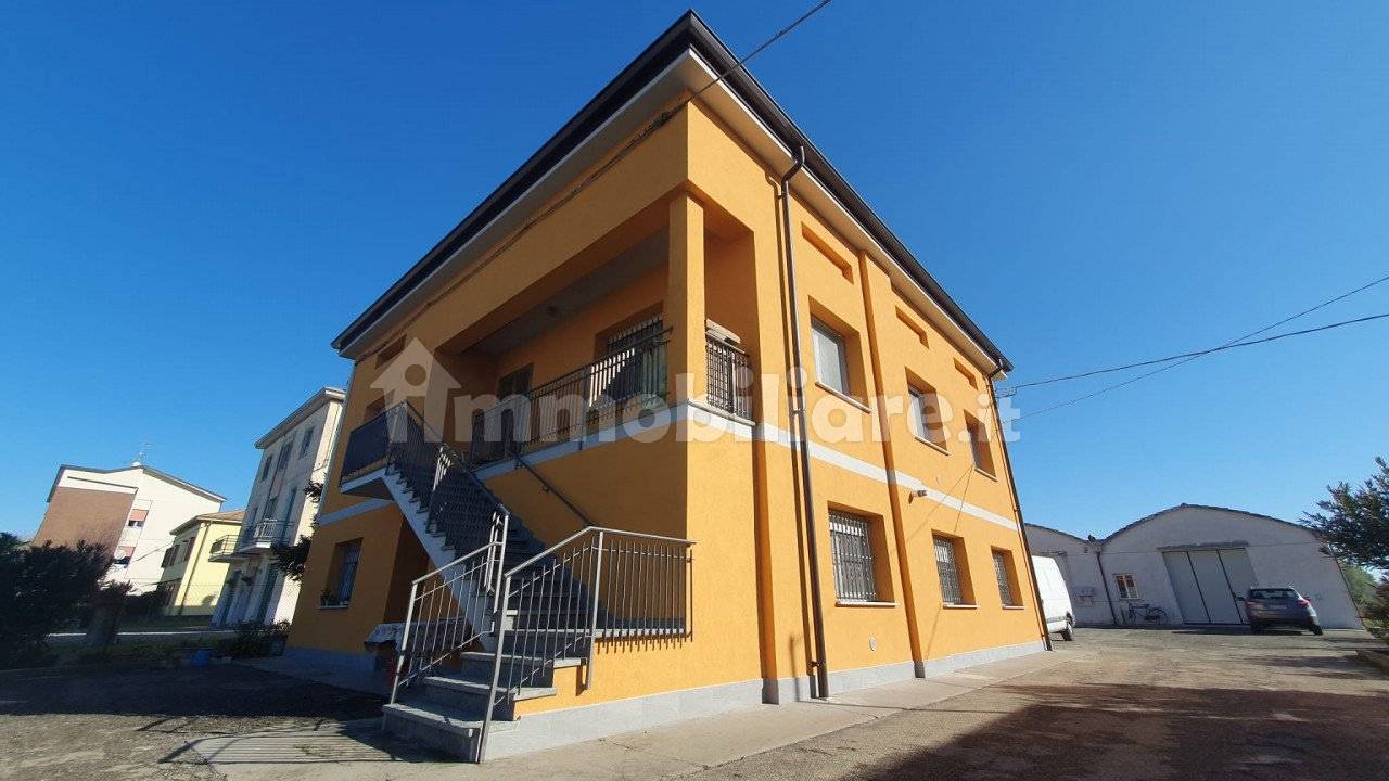 6 bedrooms Villa in Cavezzo, Italy No. 398085