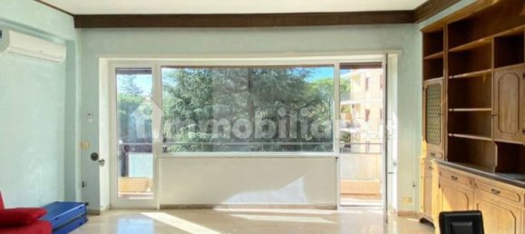 Квартира с 3 спальнями в Рим, Италия № 73547 4