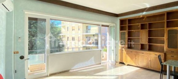 Квартира с 3 спальнями в Рим, Италия № 73547 3