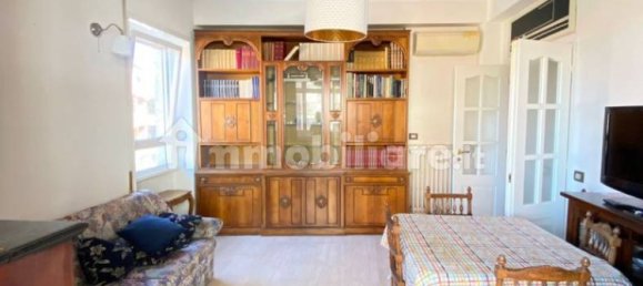 Квартира с 3 спальнями в Рим, Италия № 73547 10