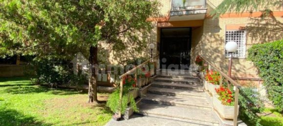 Квартира с 3 спальнями в Рим, Италия № 73547 2