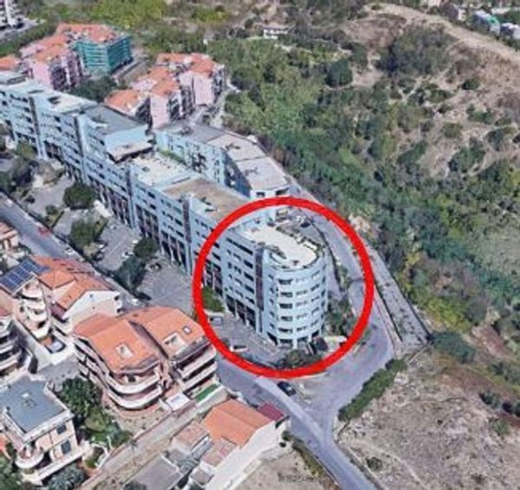 5 rooms Apartment in Messina, Italy No. 40886