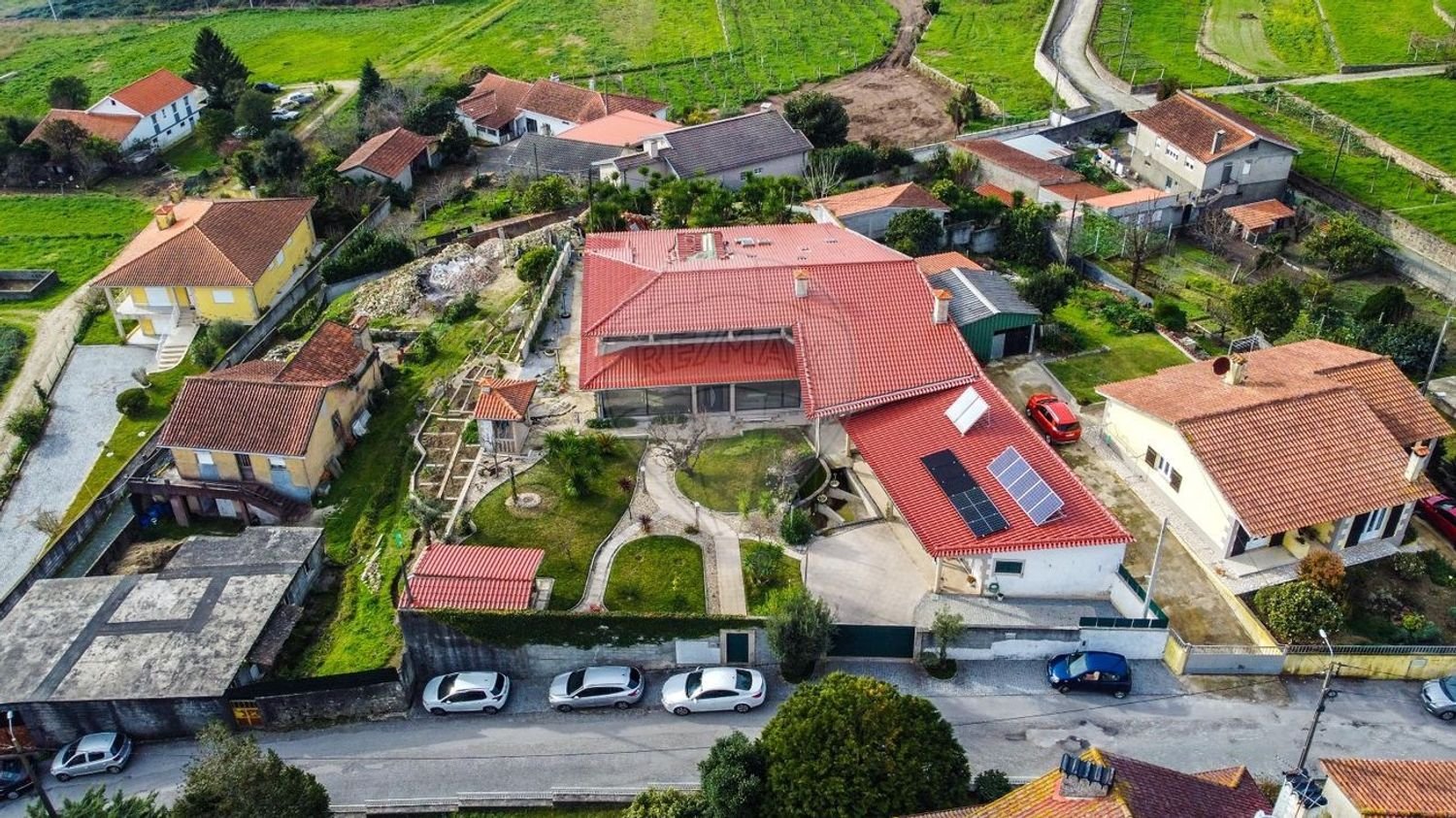 Дом с 11 спальнями в Барселуш, Португалия № 38502