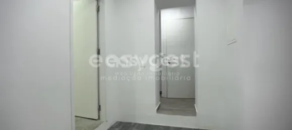80m² Commercial property in Lisbon, Portugal No. 147236 22