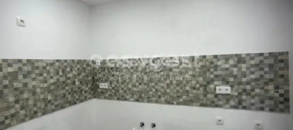 80m² Commercial property in Lisbon, Portugal No. 147236 23