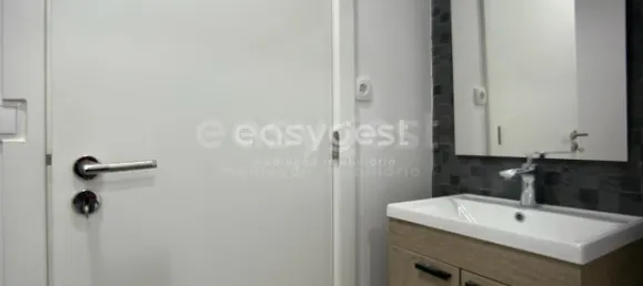 80m² Commercial property in Lisbon, Portugal No. 147236 19