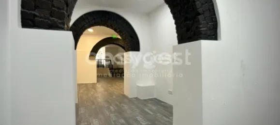 80m² Commercial property in Lisbon, Portugal No. 147236 25