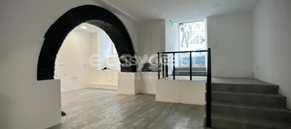 80m² Commercial property in Lisbon, Portugal No. 147236 9