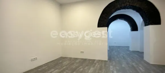 80m² Commercial property in Lisbon, Portugal No. 147236 10