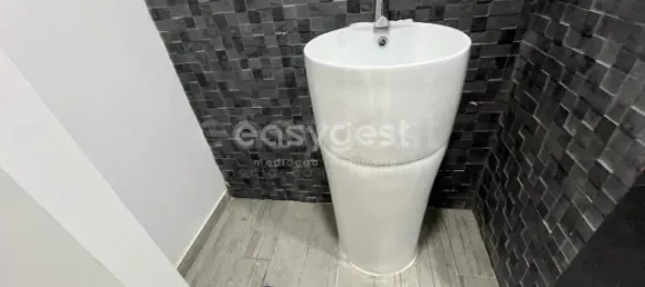 80m² Commercial property in Lisbon, Portugal No. 147236 5