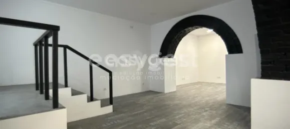 80m² Commercial property in Lisbon, Portugal No. 147236 2