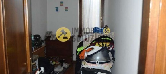 3 bedrooms Apartment in Urgnano, Italy No. 370071 5