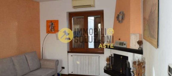 3 bedrooms Apartment in Urgnano, Italy No. 370071 6