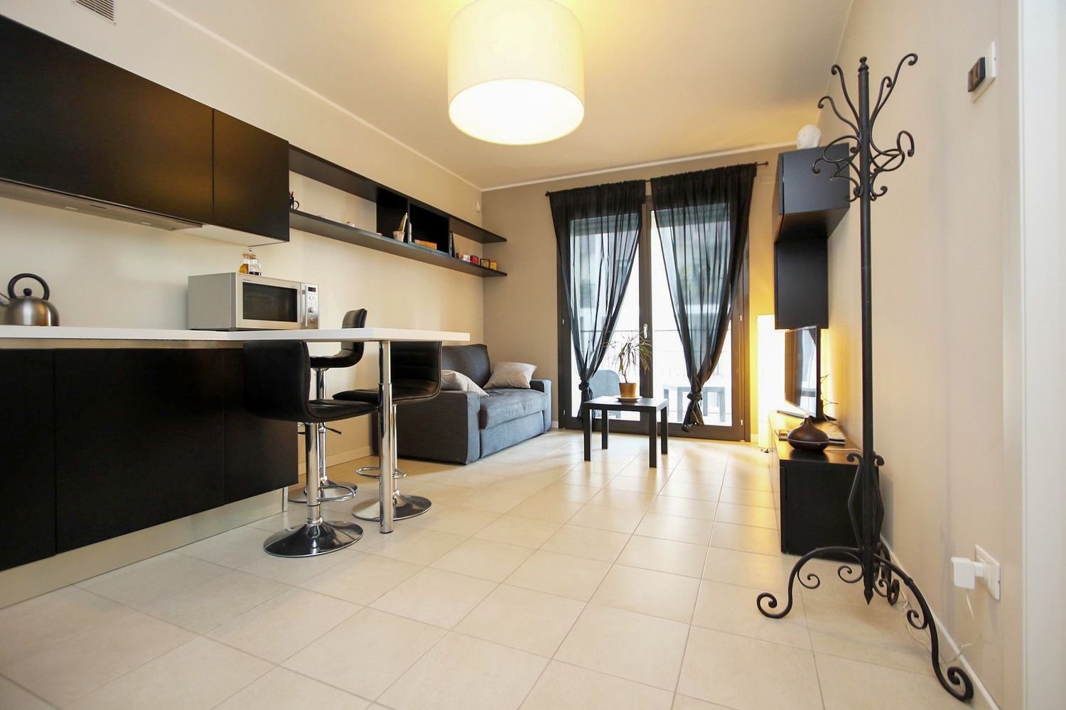 2 rooms Apartment in Milan, Italy No. 247536