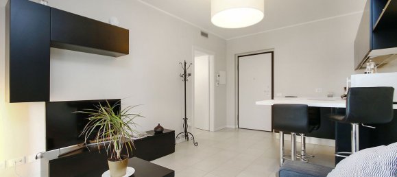 2 rooms Apartment in Milan, Italy No. 247536 3