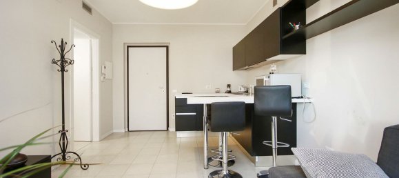 2 rooms Apartment in Milan, Italy No. 247536 2