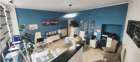 65m² Commercial property in Oggiono, Italy No. 275982 3