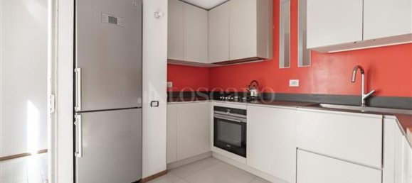 4 rooms Apartment in Milan, Italy No. 243915 3