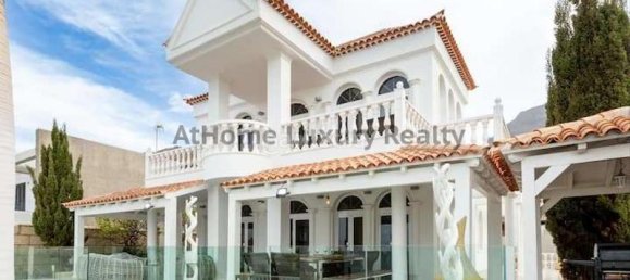 4 bedrooms Villa in Adeje, Spain No. 24986 2