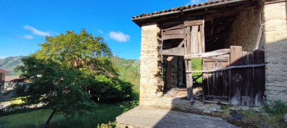 7 rooms House in Dernice, Italy No. 17632 10