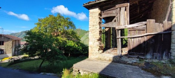 7 rooms House in Dernice, Italy No. 17632 9