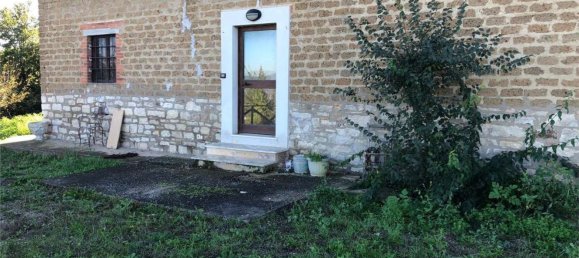 5 rooms Apartment in Monte Castello di Vibio, Italy No. 84012 3