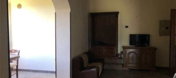 5 rooms Apartment in Monte Castello di Vibio, Italy No. 84012 10