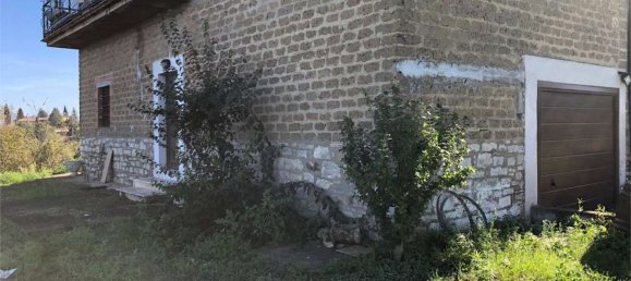 5 rooms Apartment in Monte Castello di Vibio, Italy No. 84012 2