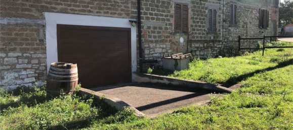 5 rooms Apartment in Monte Castello di Vibio, Italy No. 84012 9