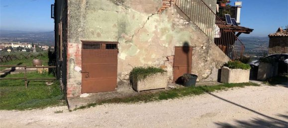 5 rooms Apartment in Monte Castello di Vibio, Italy No. 84012 7