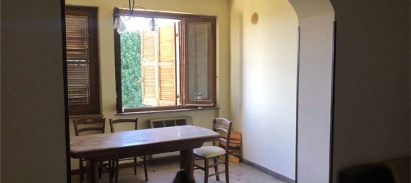 5 rooms Apartment in Monte Castello di Vibio, Italy No. 84012 11