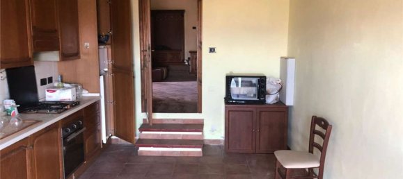 5 rooms Apartment in Monte Castello di Vibio, Italy No. 84012 18