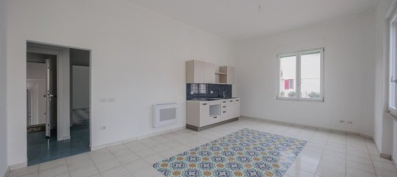 3 bedrooms Apartment in San Vincenzo, Italy No. 55079 3