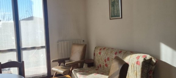 5 rooms Apartment in Massa e Cozzile, Italy No. 45979 4