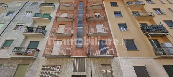 1 bedroom Apartment in Turin, Italy No. 10385 2