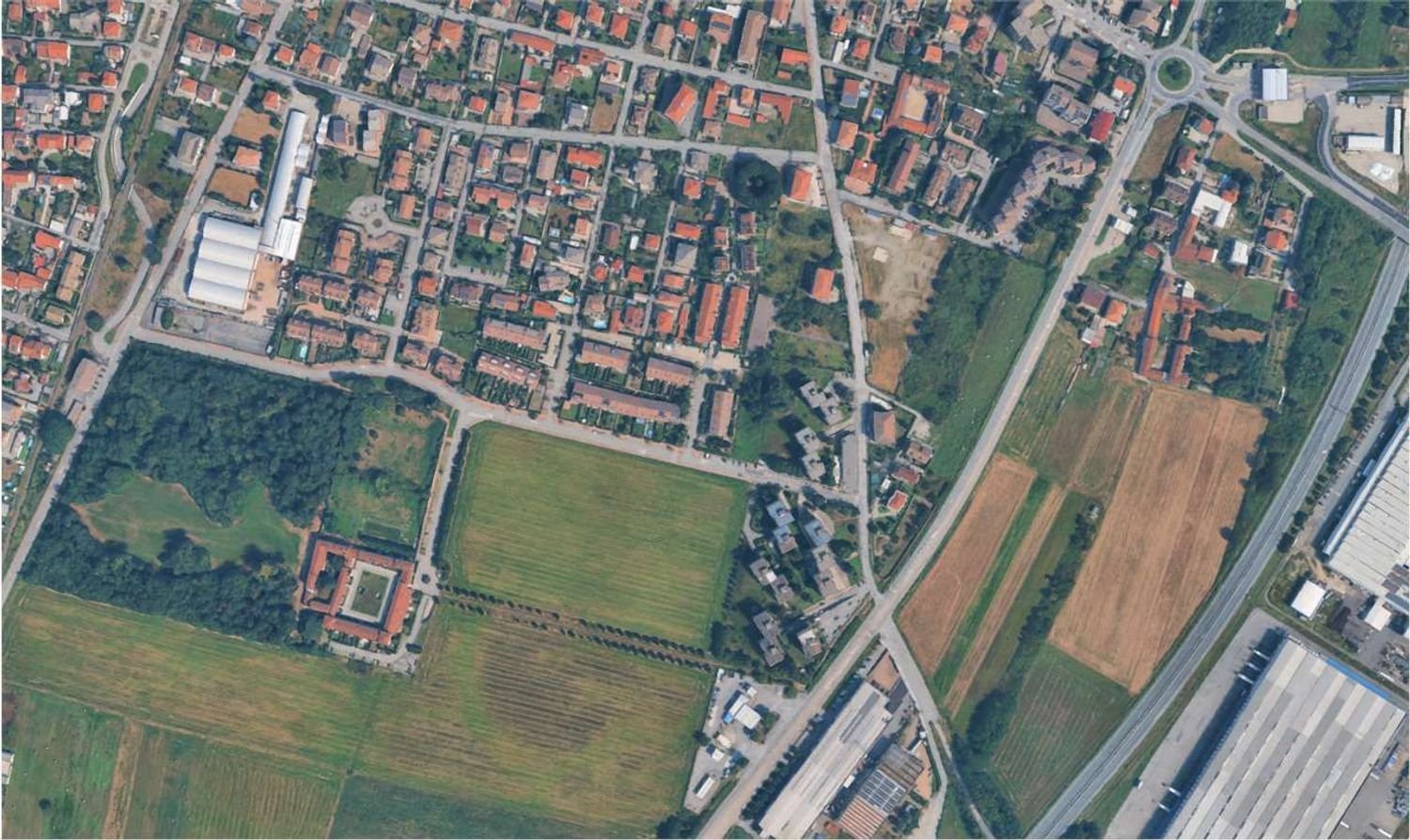 543m² Commercial property in Volpiano, Italy No. 289096